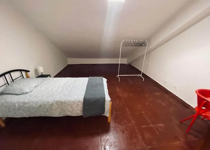 Pensao Dona Maria O Bifanitas 호스텔 *